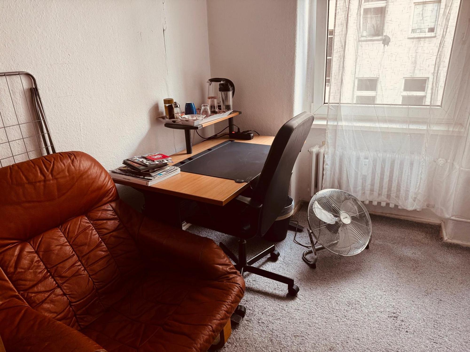 A Cosy, Super Quiet Room In Wedding — Photos 2